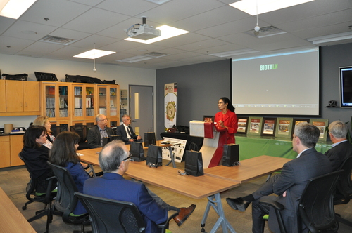 Professor Misra giving an overview of the BDDC facility to the AAFC representatives.