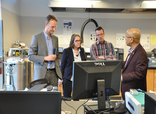 photo of lab tour Netherlands