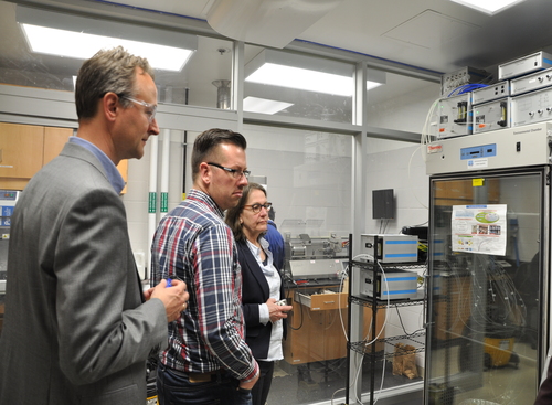 lab tour of machines Netherlands