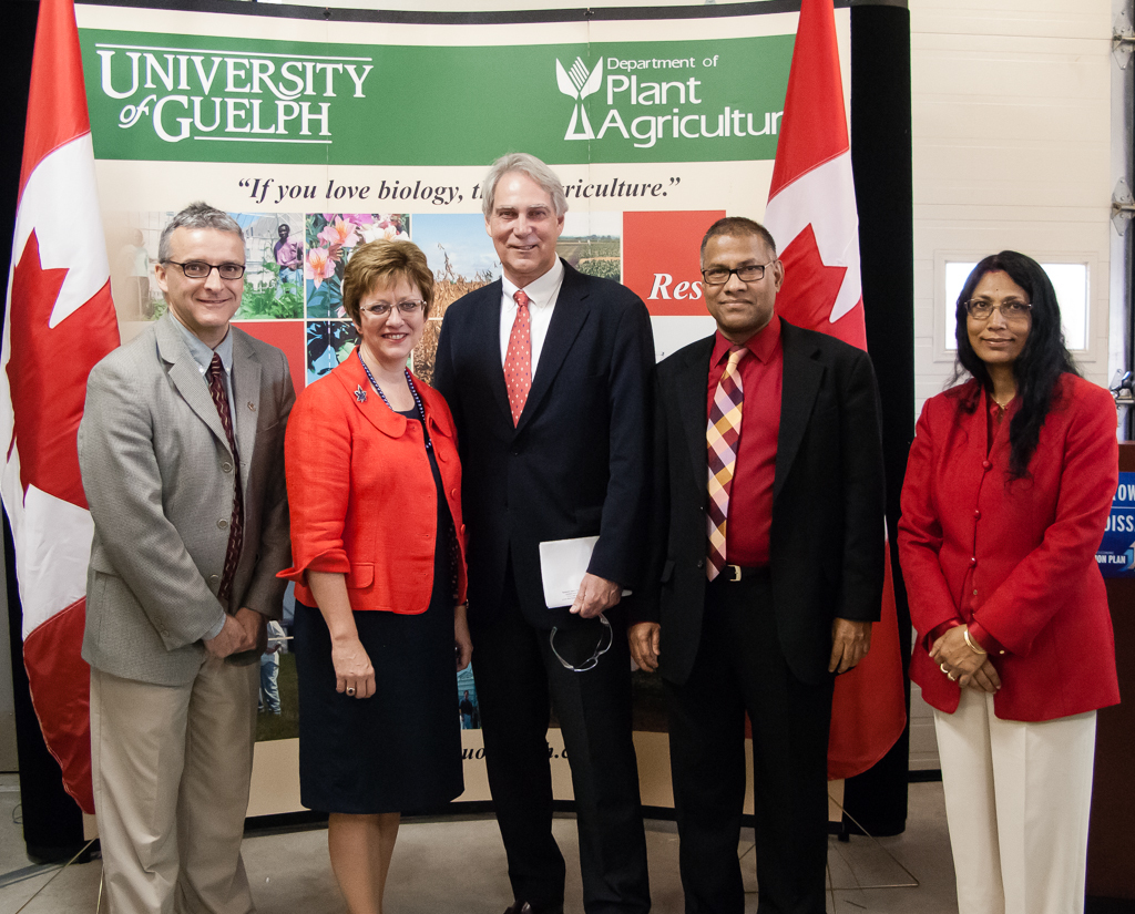 Dr. Rob Gordon, Hon. Diane Finley, Prof. Amar Mohanty, and Prof. Manjusri Misra at the BDDC grant announcement