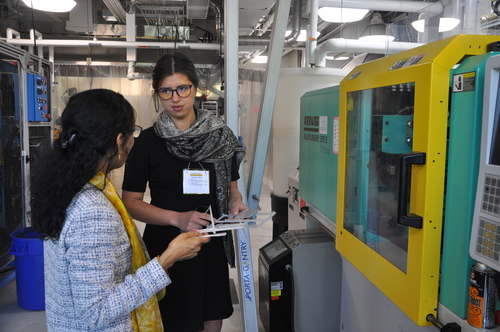 Professor Manju Misra guides Emma Chow through the BDDC's Processing Lab